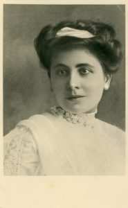 Margarita Bonmatí Botella fue la mujer de Pedro Salinas.